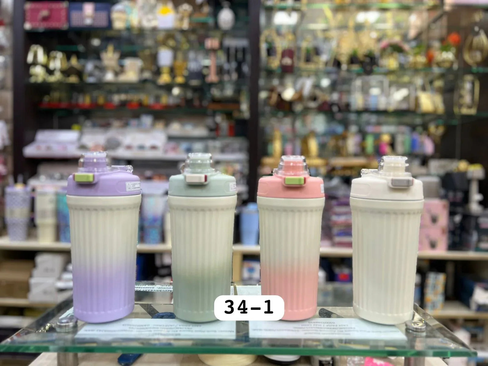 Gradient 750ml Stainless Steel Water Bottle with Lock Lid - Clarify.pk