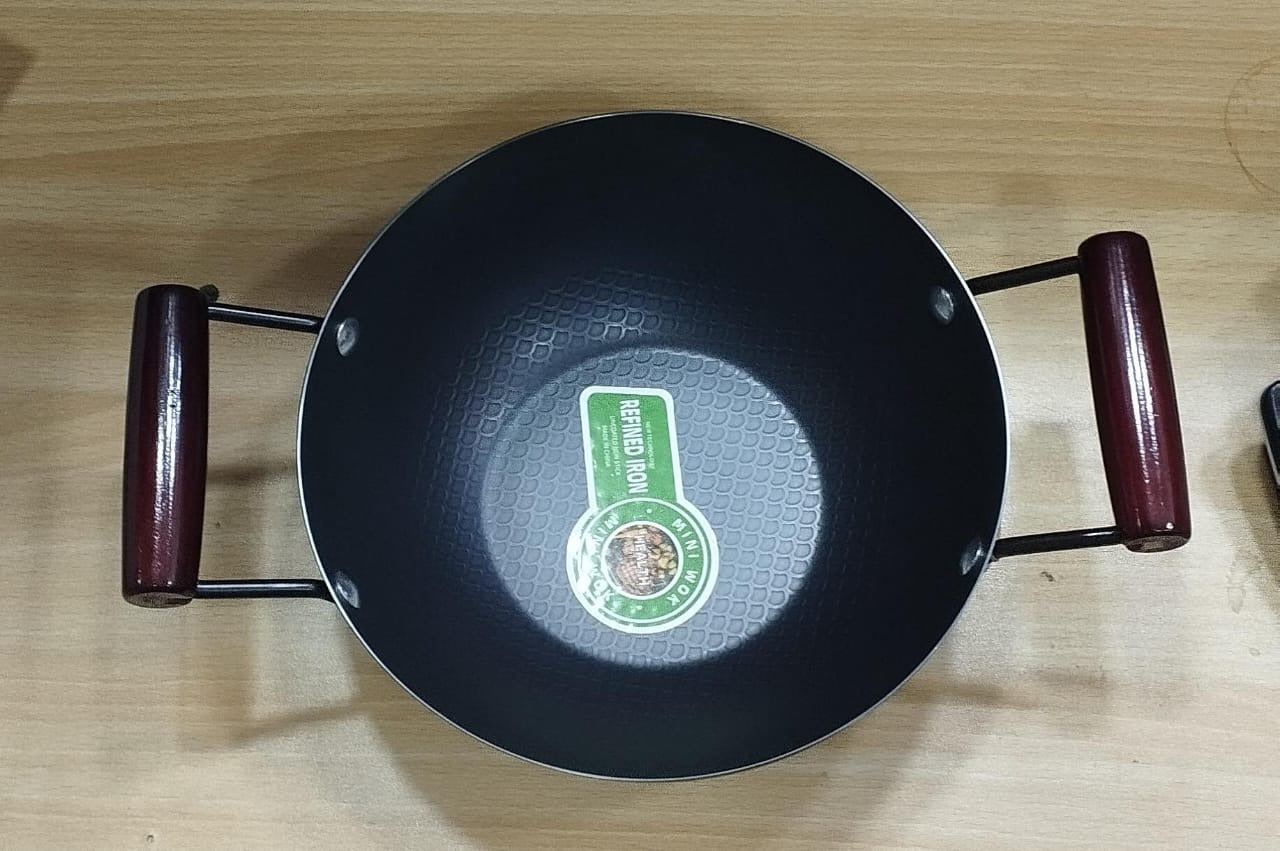 Iron Wok Dry Pot with Wooden Handle | Thick Pan - Trenducts.pk