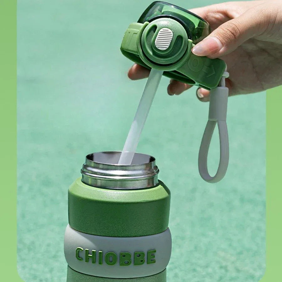 Large Capacity Stainless Steel Insulated Water Bottle 560ml (Random Color) - Clarify.pk