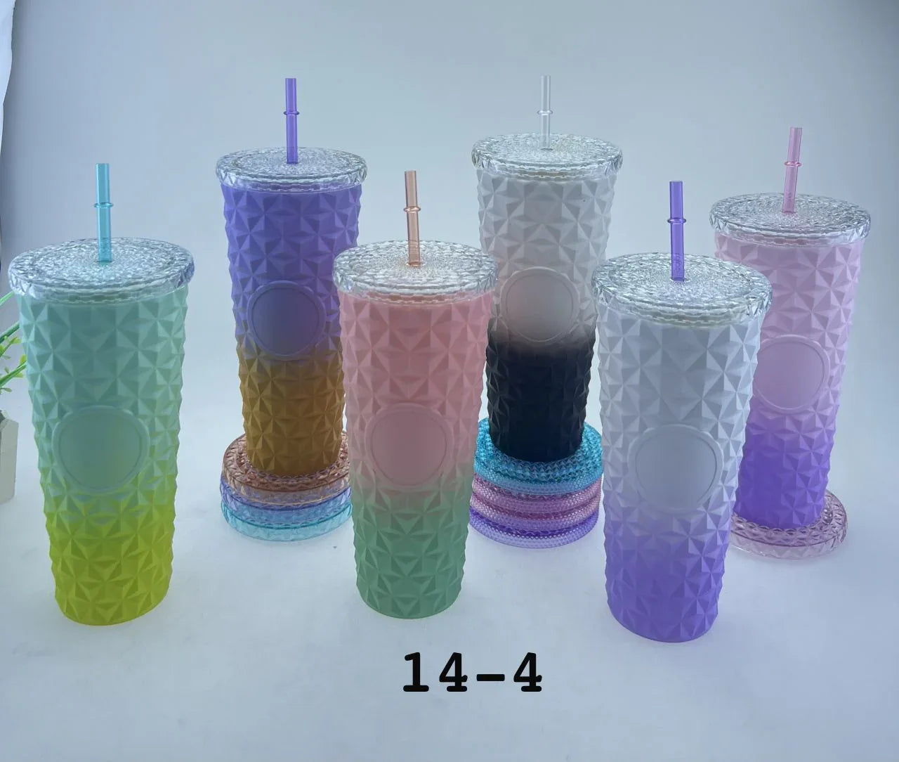 Premium Gradient Diamond Straw Tumbler – 750ml (Random Print) - Clarify.pk